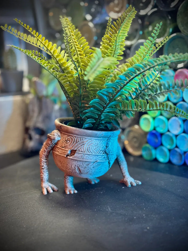 "Bacaklı Saksı – Doğaya Canlılık Katın!" 🌿🦵