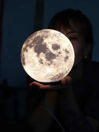 "Ay Lamba – Gecelerinize Büyü Katın" 🌙✨
