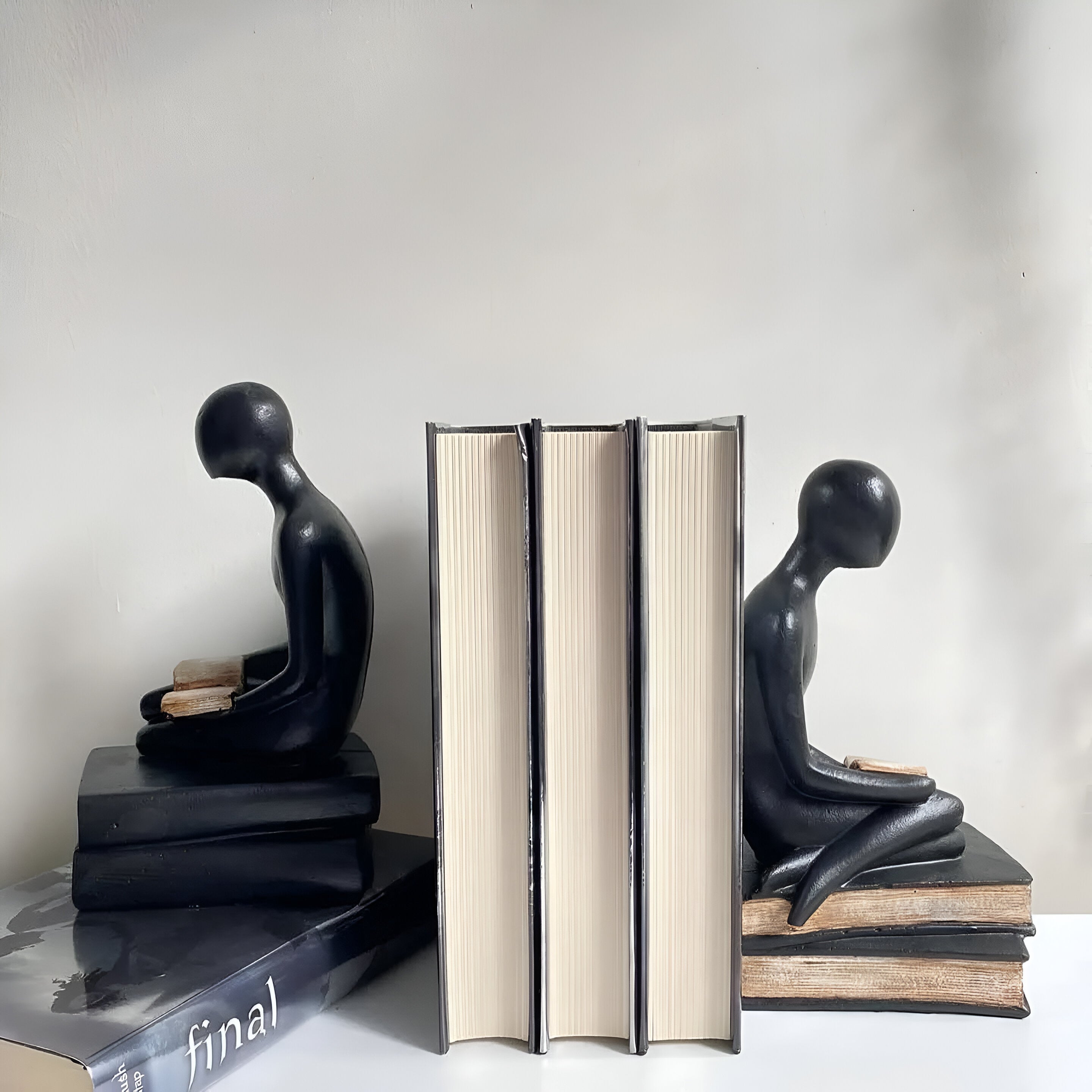 Dekorux - The Reader Bookend