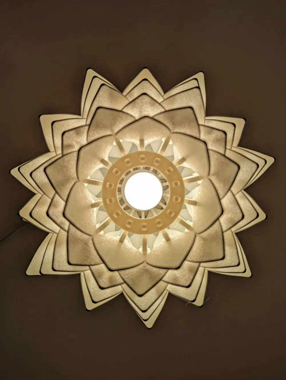 Dekorux - Lotus Bloom Lamp