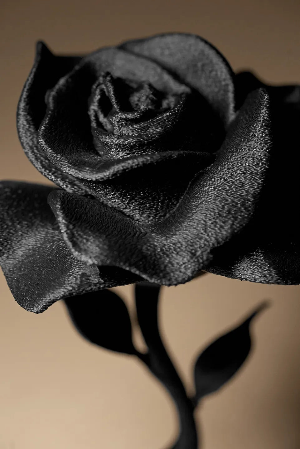 Dekorux - Obsidian Rose Sculpture