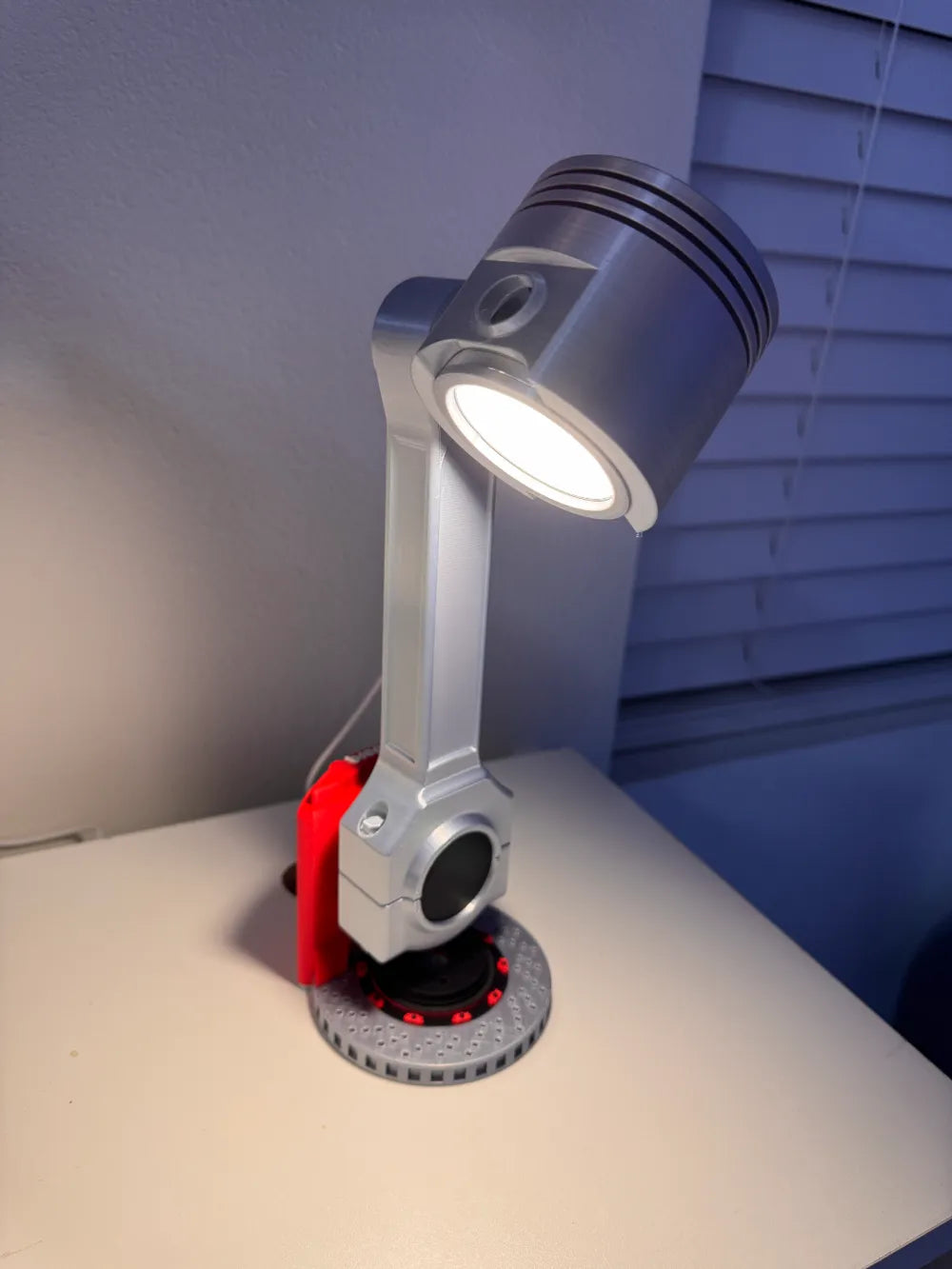 Dekorux - Piston Engine Lamp