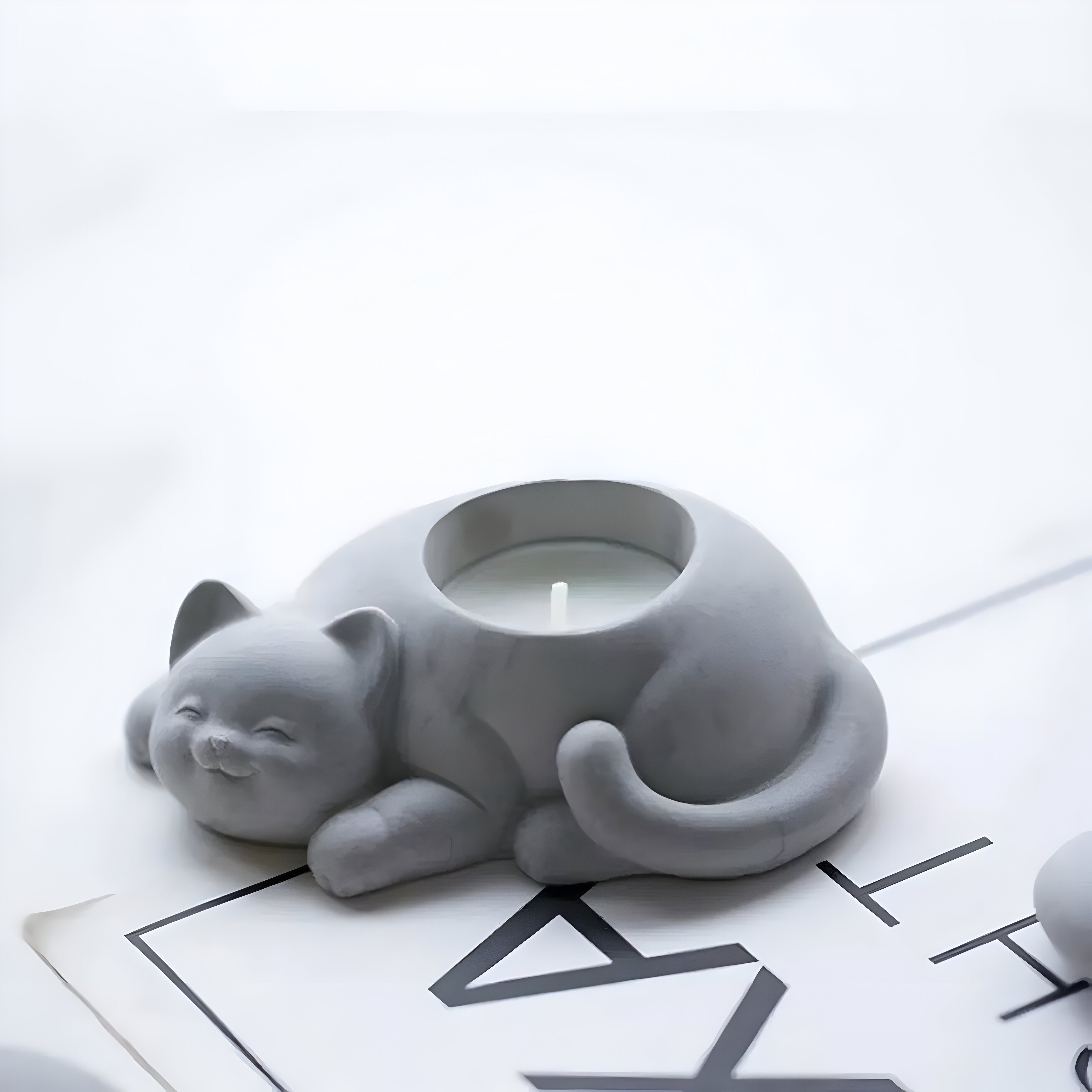 Pofuduk Kedi Şamdan