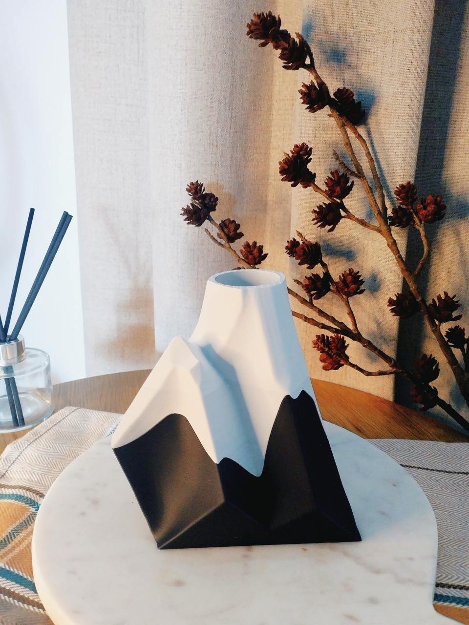 Alpine Peaks - Dağ Silueti Dekoratif Vazo