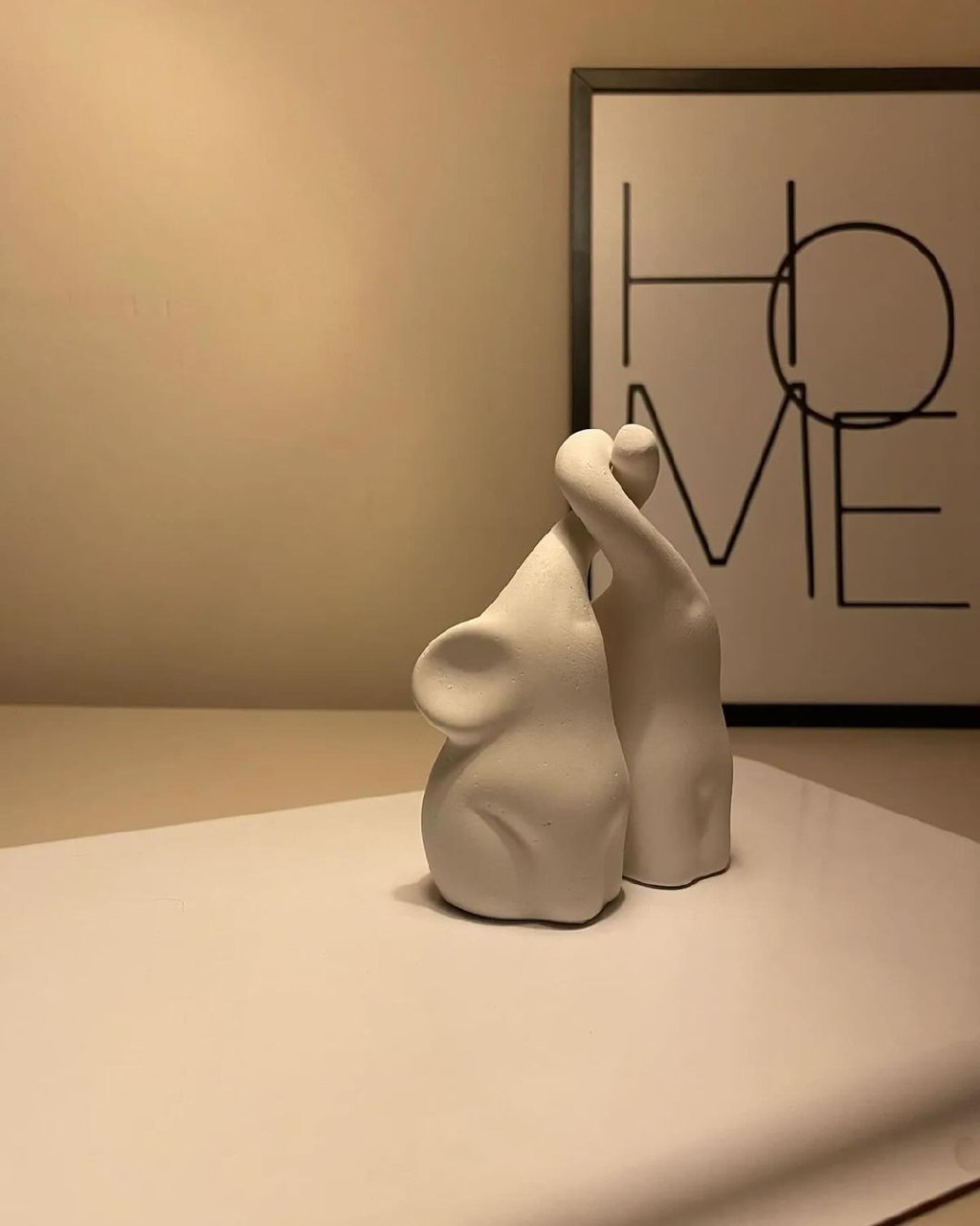 Dekorux - Aşkın Zarif Sembolü Heykel