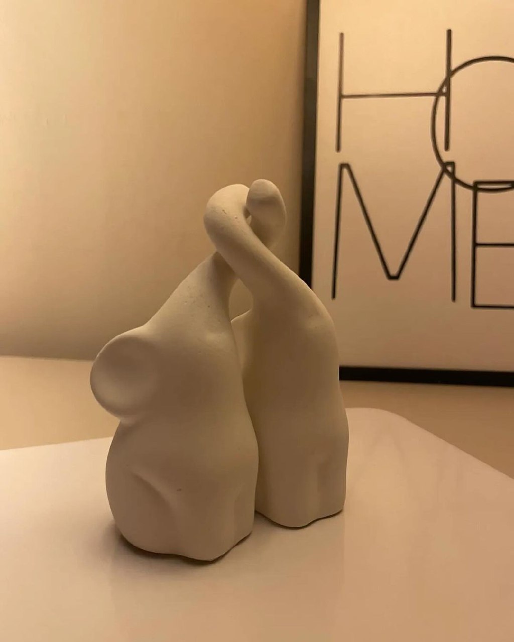 Dekorux - Aşkın Zarif Sembolü Heykel