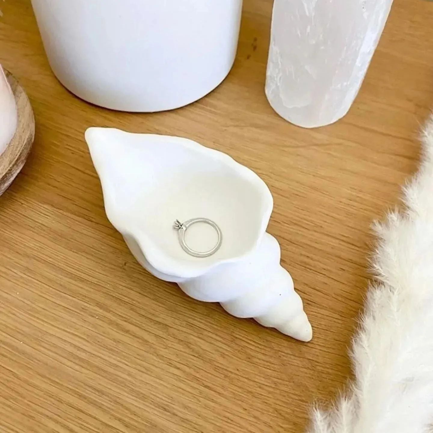 Dekorux - Deniz Kabuğu Şeklinde Seramik Takı Tabağı