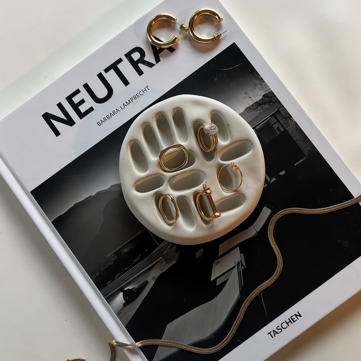 Dekorux - Handcrafted Jewelry Holder