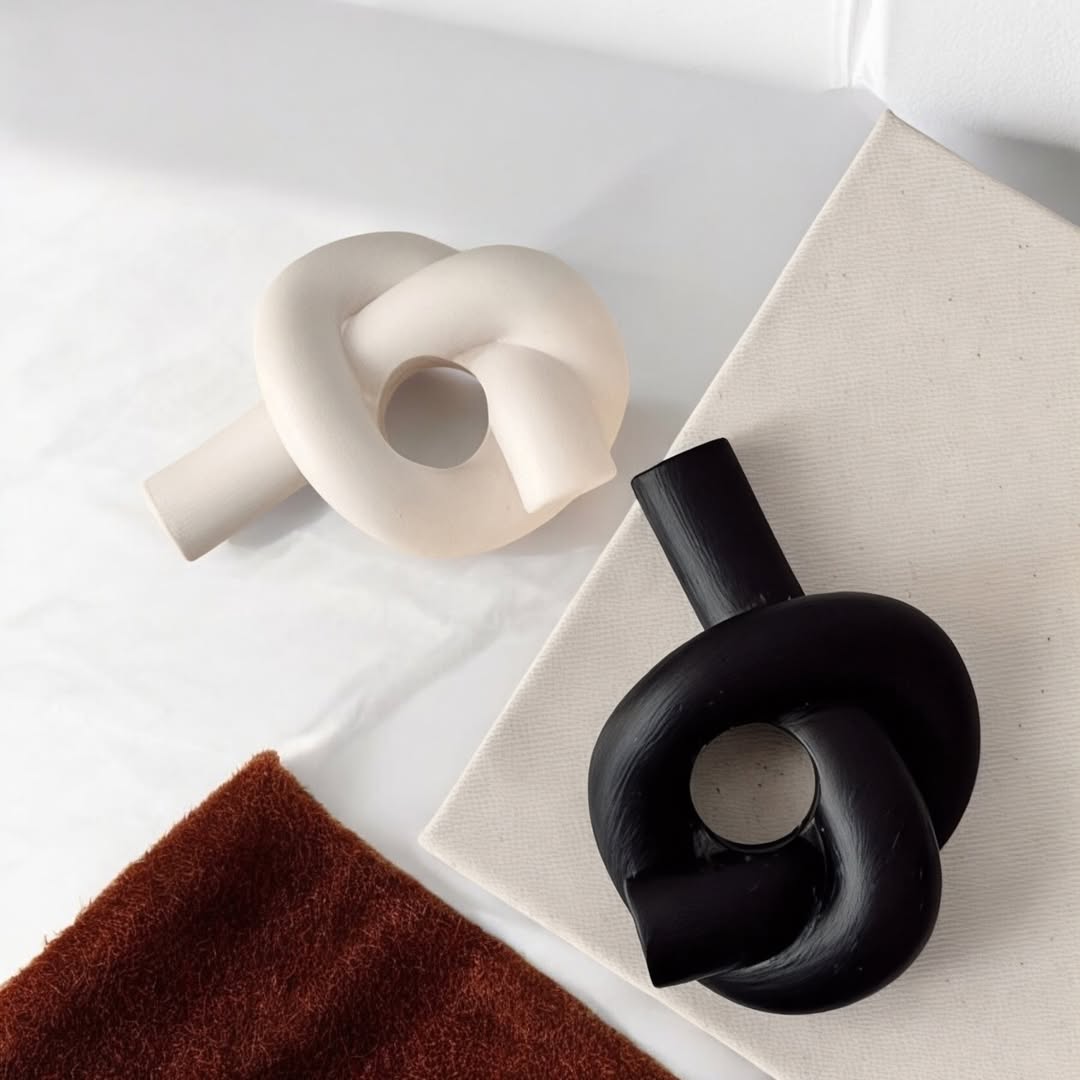 Dekorux – Infinity Knot Vase