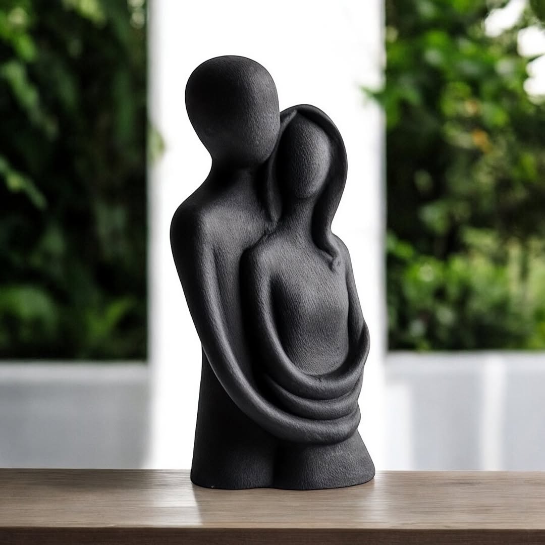 Dekorux - Embrace Sculpture